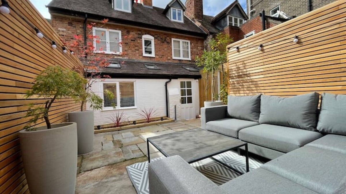 Shrewsbury House | Georgian 3 bed house in historic town centre