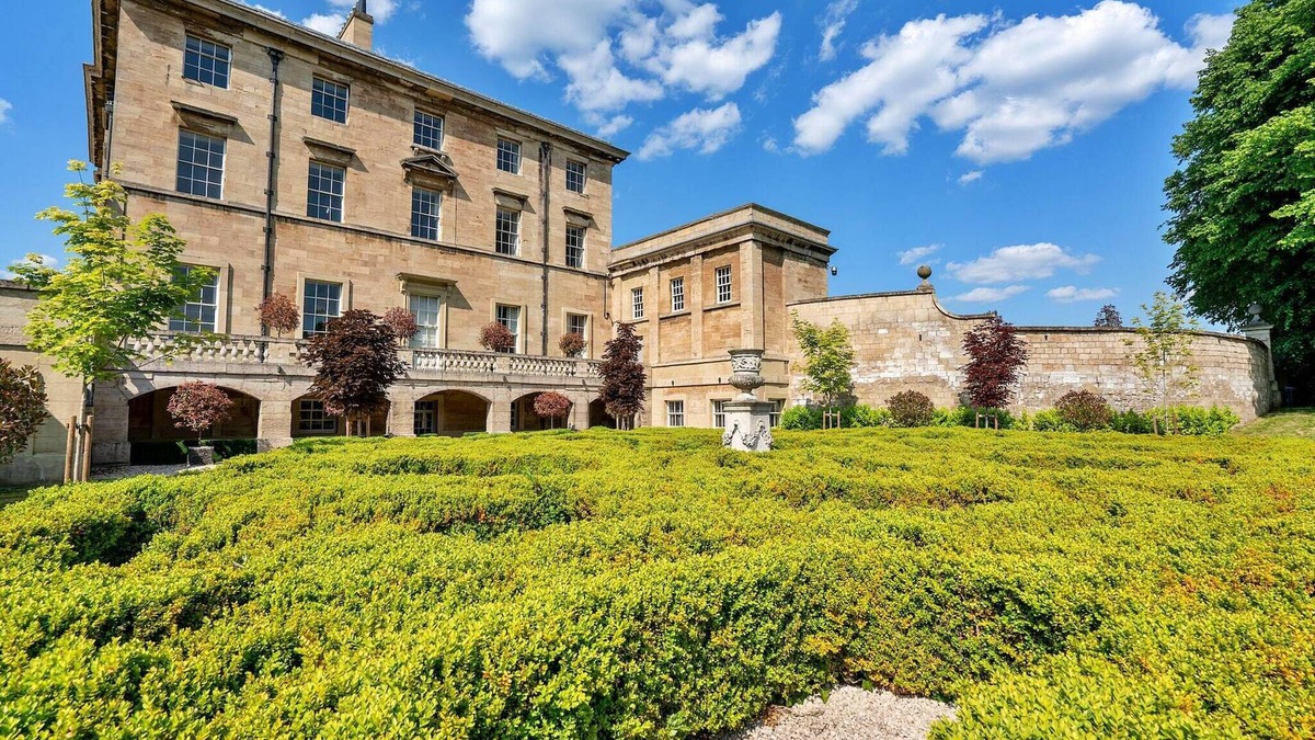 Hickleton House | Georgian Hall in Hickleton with 17-Acre Gardens