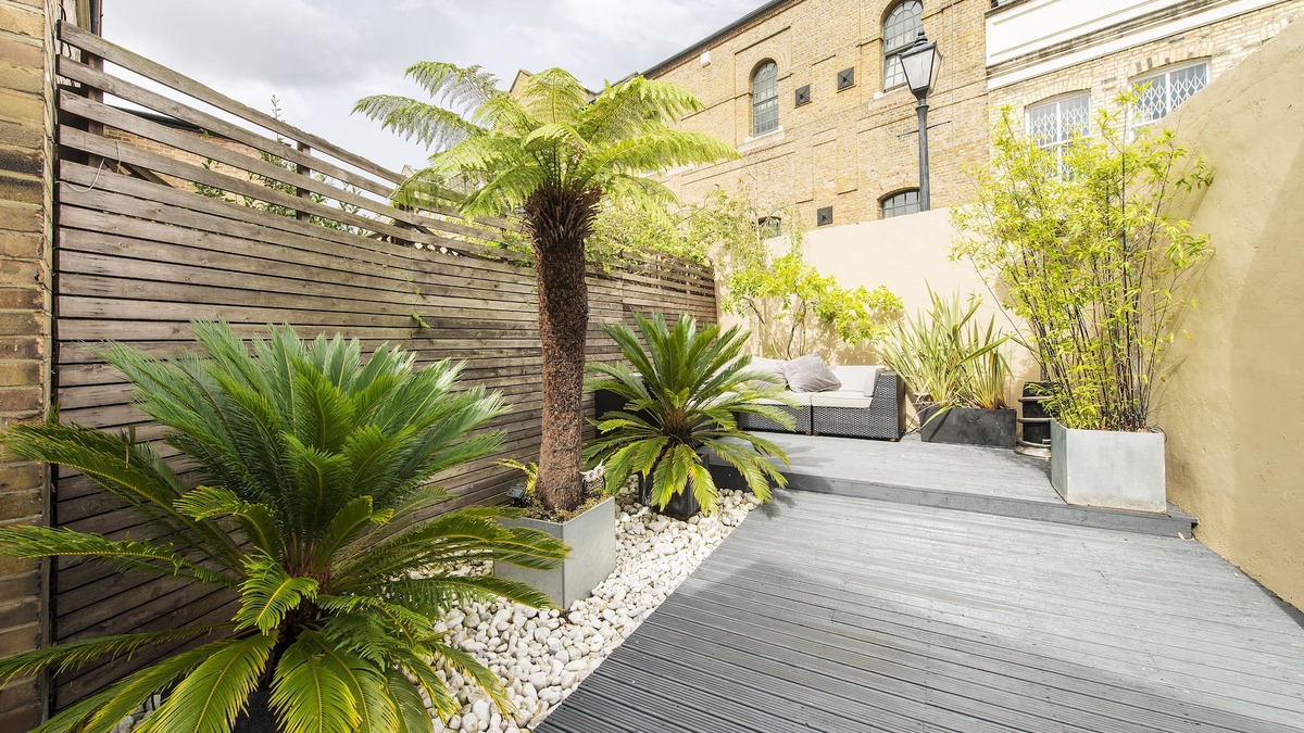 Waterloo House | Georgian House on a very quiet and historic street w/Garden & Tempur Beds