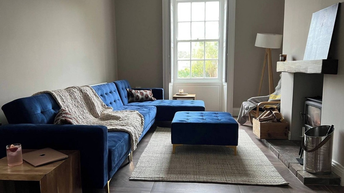 Tadcaster House | Georgian house with hot tub right on the River!