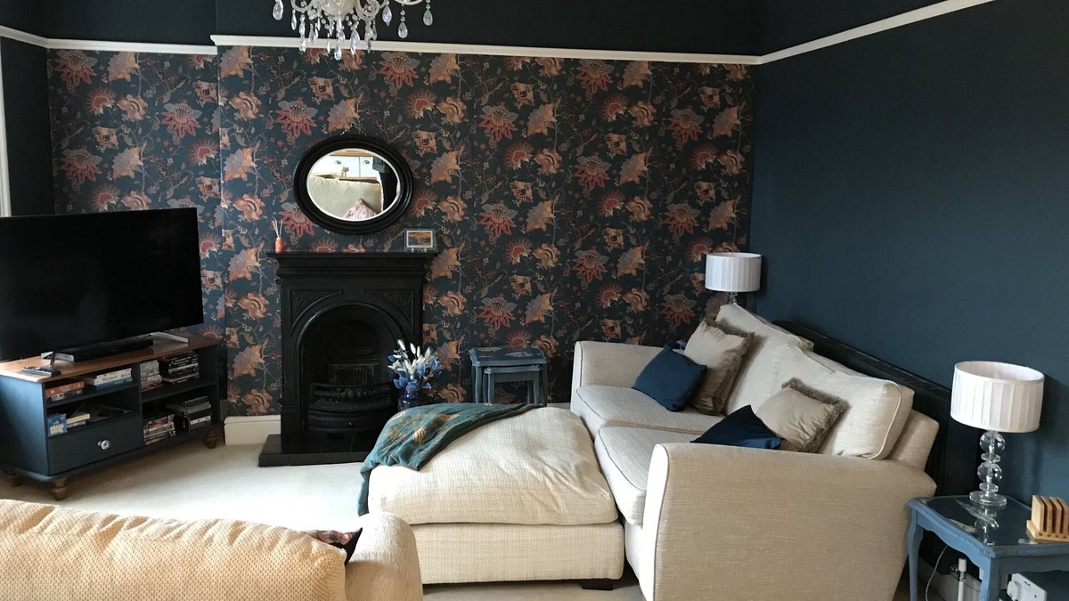 Whitby Apartment | GEORGIAN TOWNHOUSE APARTMENT: LARGE ONE BEDROOM WITH PARKING IN CENTRAL WHITBY