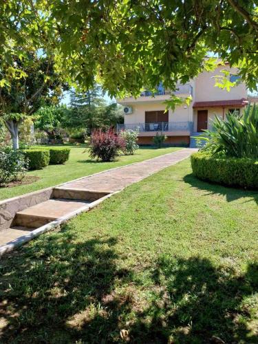 Aigialeia Apartment | Georgias paradise villa and Garden