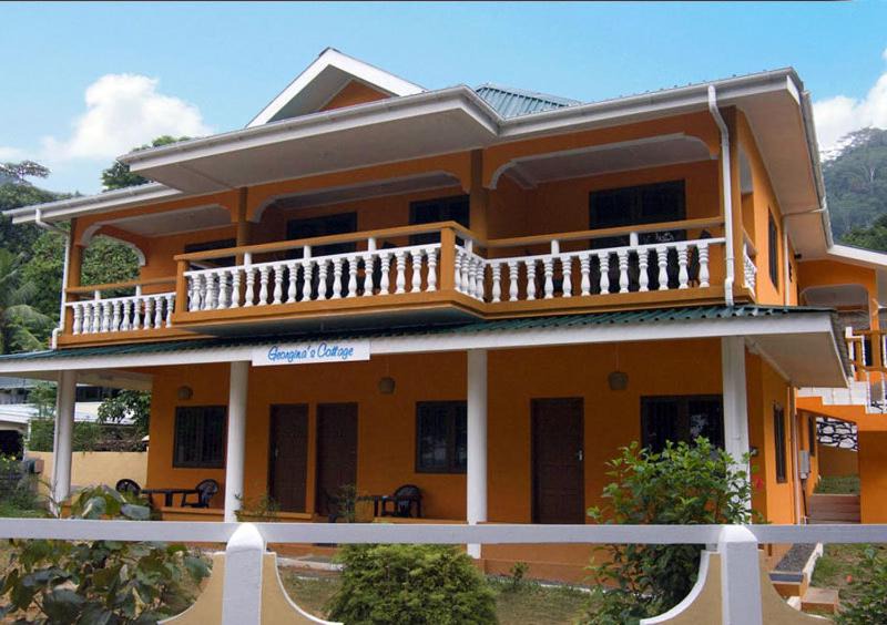 Mare Anglaise Bed & Breakfast | Georgina's Cottage
