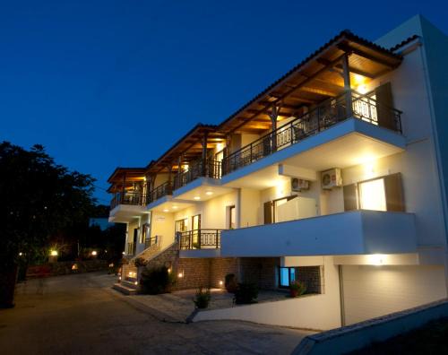 Foinikounta Apartment | Georgio Seaside Hotel