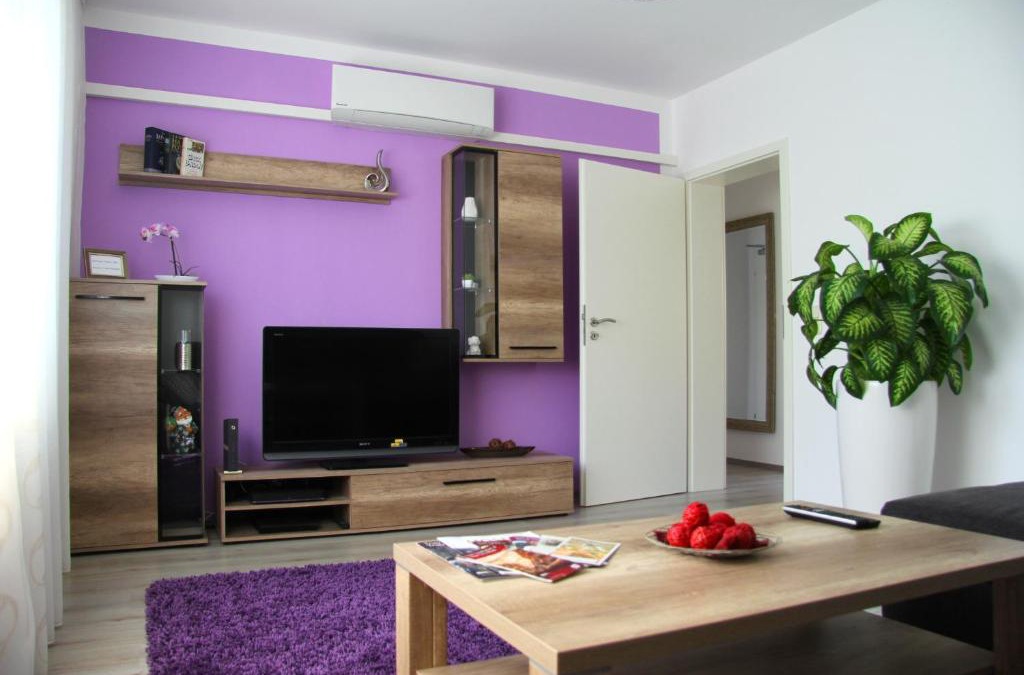 Mitte Apartment | Geräumige 4 Zimmer Wohnung an den Kaiserthermen