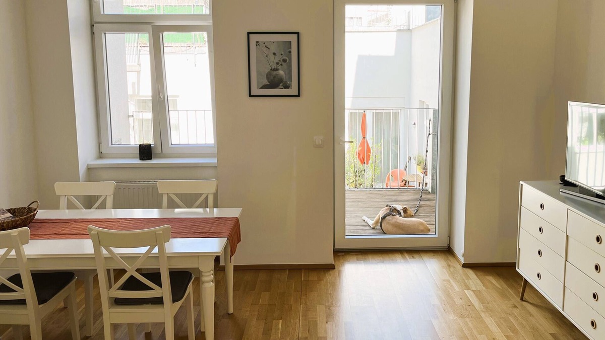 Brigittenau Apartment | Geräumige Wohnung Nähe Augarten mit Balkon