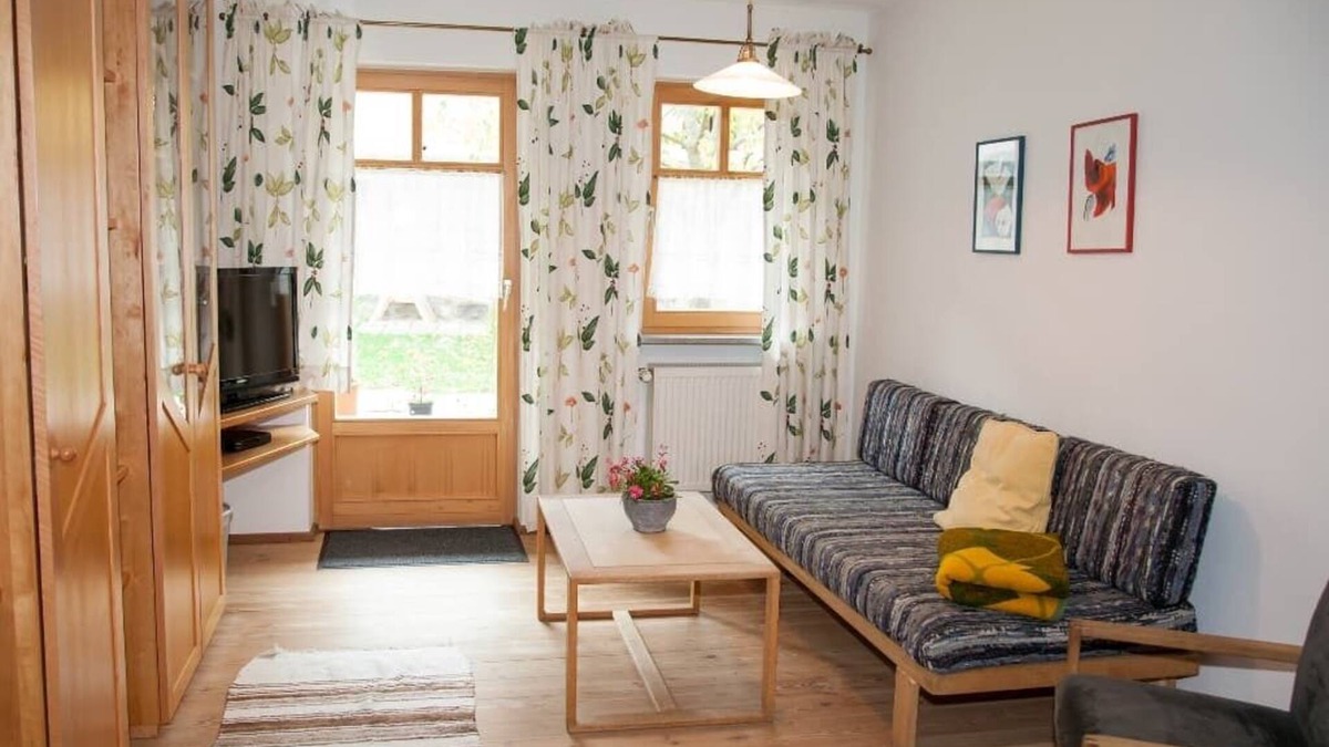 Roehrnbach Apartment | Geräumiges Feriendomizil (65 m2) auf dem Bauernhof mit kostenfreiem WLAN