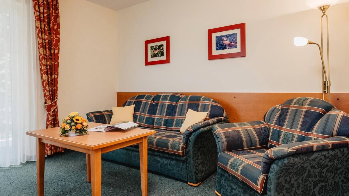 Wurding Apartment | Geräumiges Zwei-raum-appartement mit Balkon