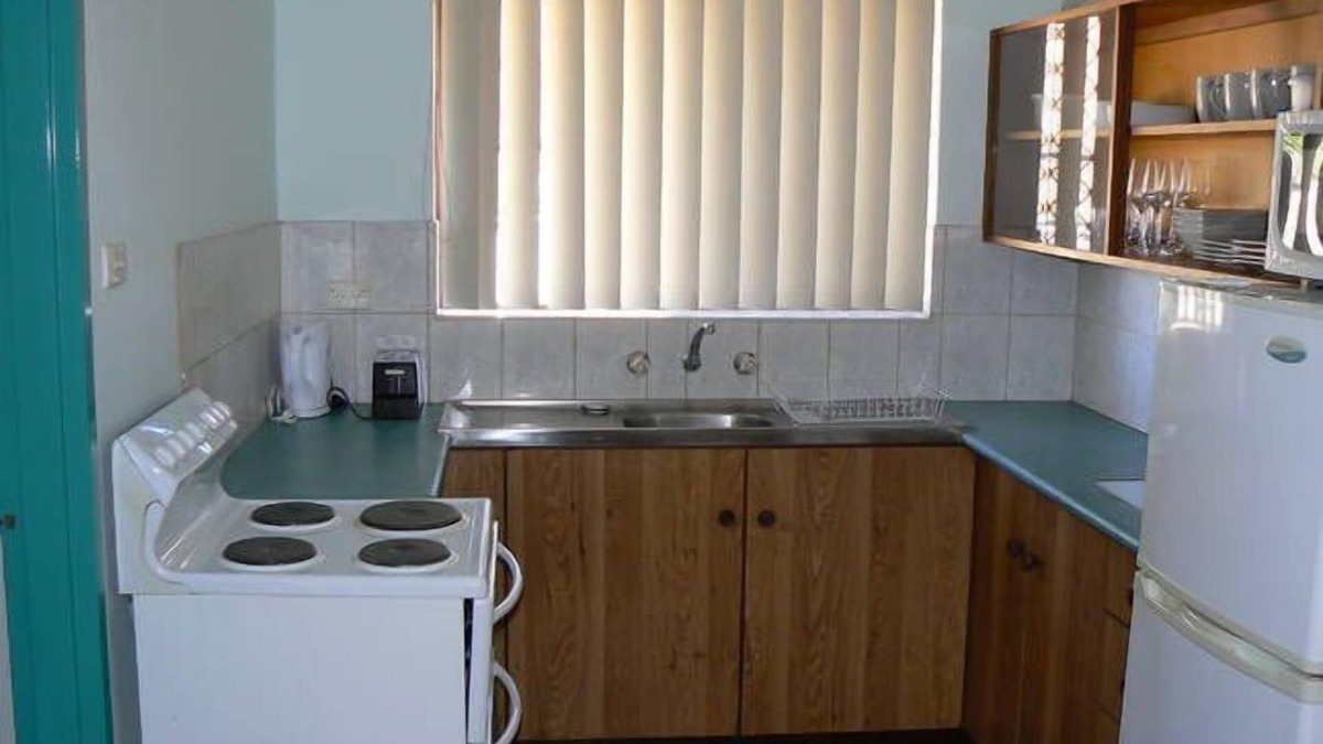 Beresford Apartment | Geraldton Holiday Unit With WIFI and free Internet Movies
