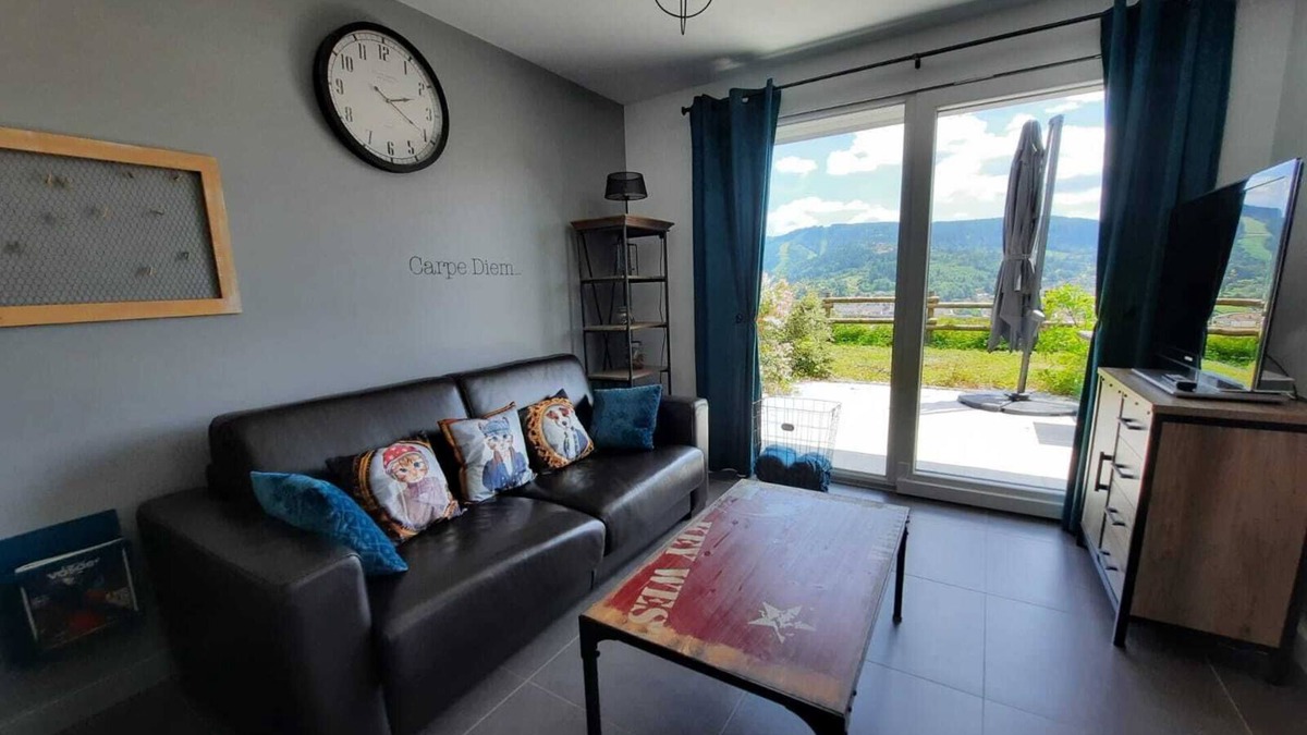 Gerardmer Apartment | GERARDMER: 2-room apartment with view of town and ski slopes
