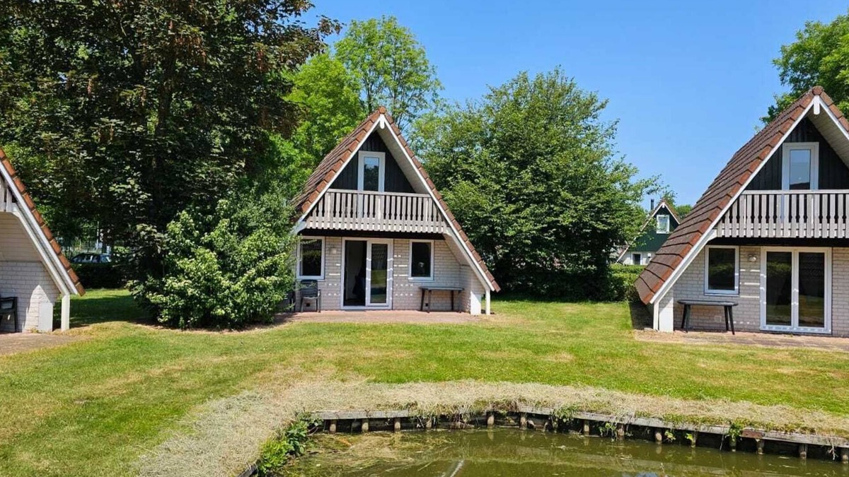 Gramsbergen House | Gerenoveerd 6 Pers. Huisje aan Visvijver Time4vacay