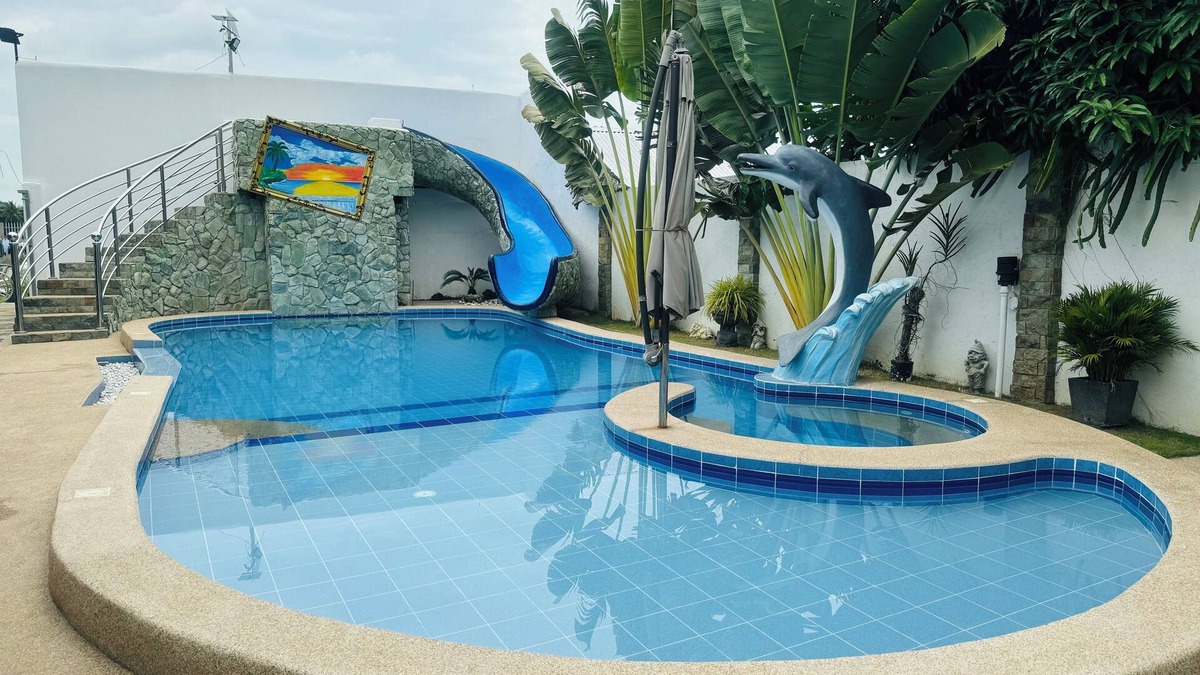 Cauayan House | German-run guest house with stunning pool and mini golf
