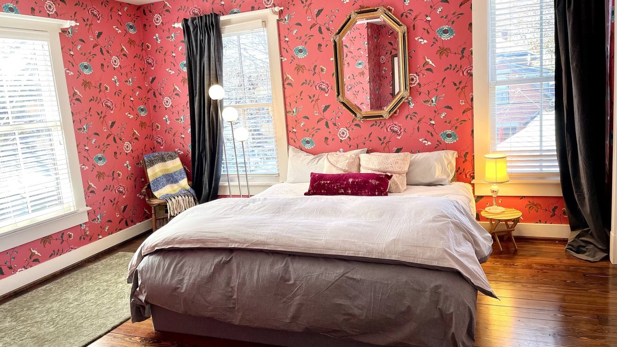 German Village House | German Village Cottagecore style home. Blissful garden. Off-St Parking.