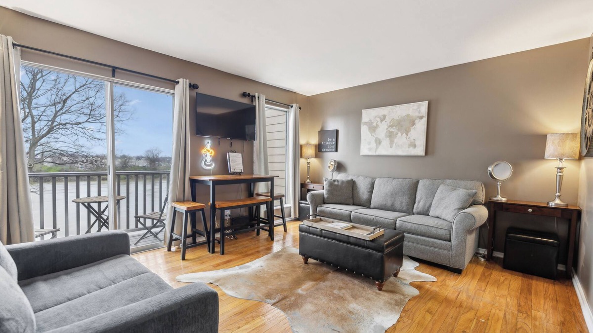 North Capitol Condo | Germantown Area: Riverfront View, Titan's Stadium, Downtown, Food, & Good Times!