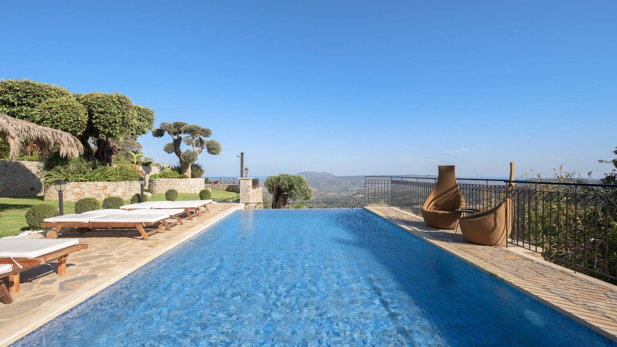 Apokoronas Villa | Geroulios Kastro, a Grand Estate