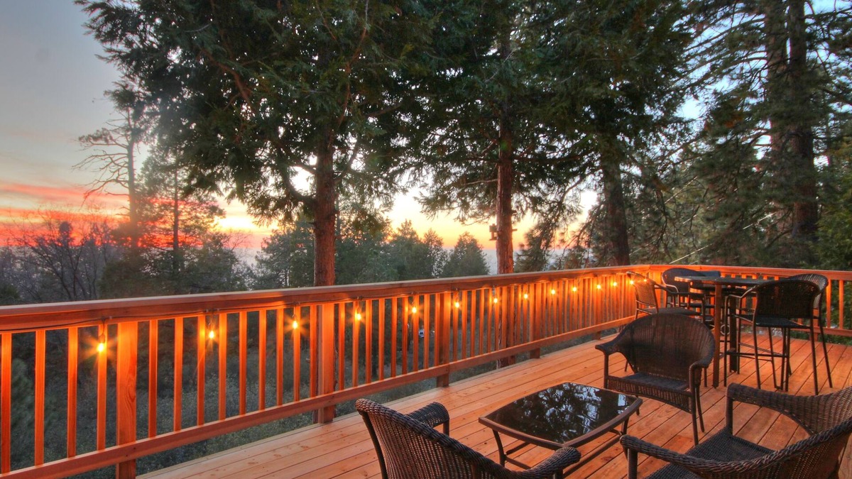 Idyllwild Cabin | Get a Peaceful, Easy Feeling at Naughty Pines/Read Our Reviews!