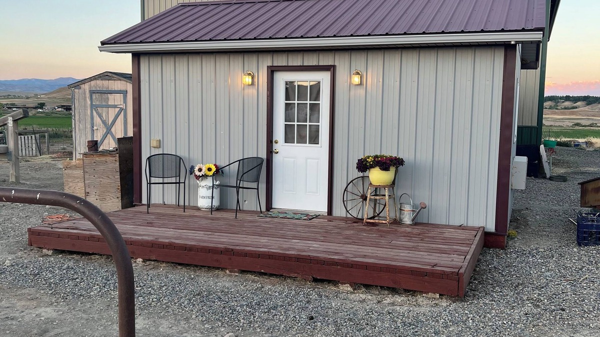 Mesa County Cottage | GET AWAY FROM IT ALL! Country living close to biking trails and Fruita.