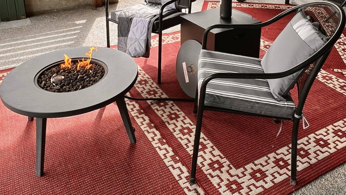 Whitehorse Apartment | Get away from the city noise and step into peace and quiet of the country