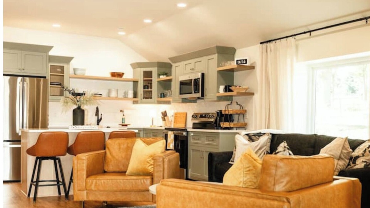 St. James House | Get Cozy in the Country - The Cottage on Luca Hill