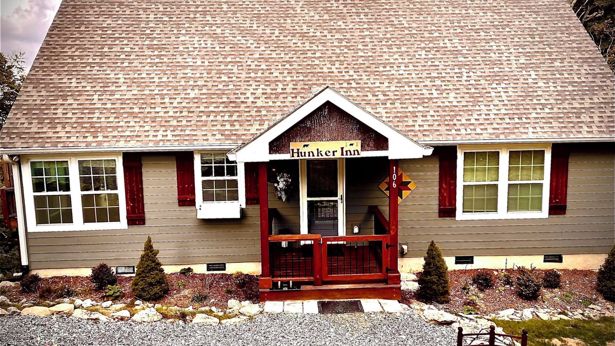 Charter Hills Cabin | Get Ready to Hunker INN - 2-bedroom cabin, loft, views, hot tub, pets, private