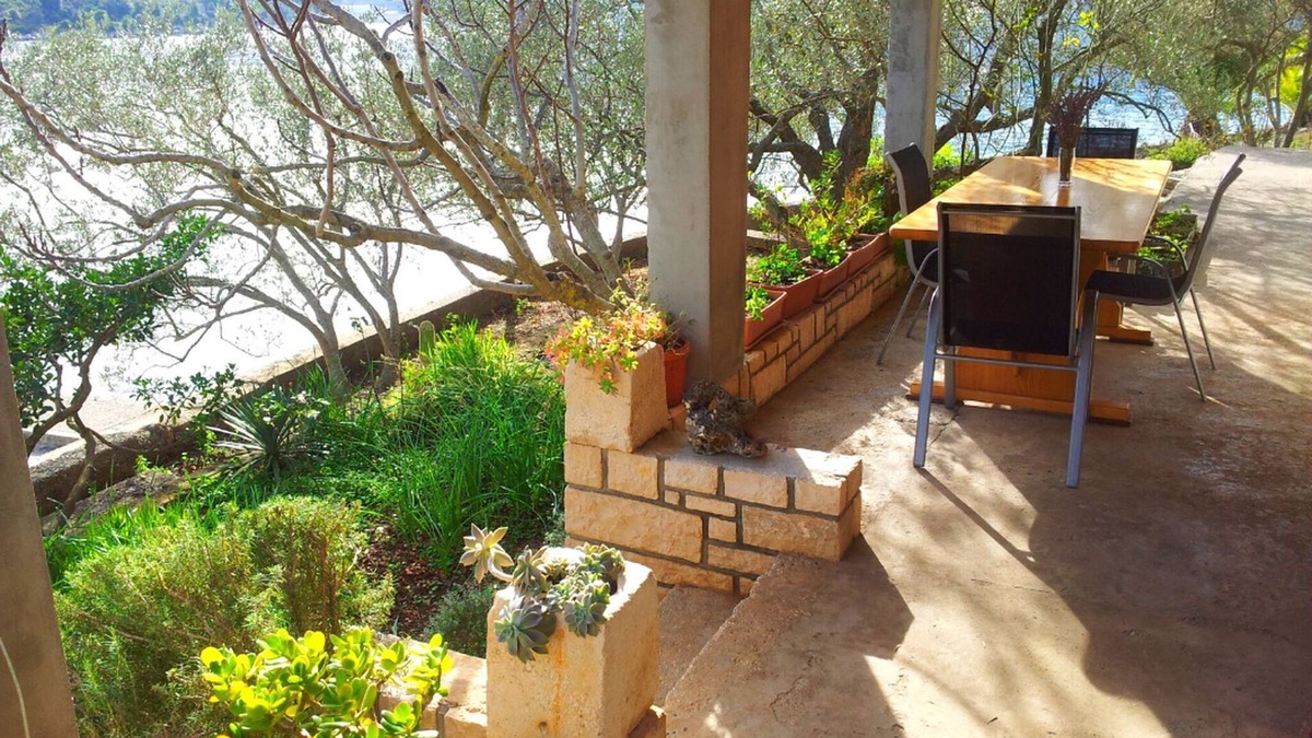 Vela Luka House | Getaway Beach House-One Bedroom Holiday Home with Terrace and Sea View