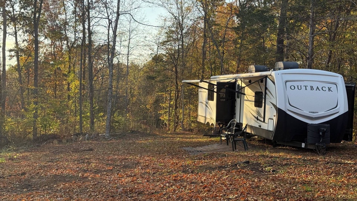 Nunnelly RV Rental | Getaway Glamper with fireplace