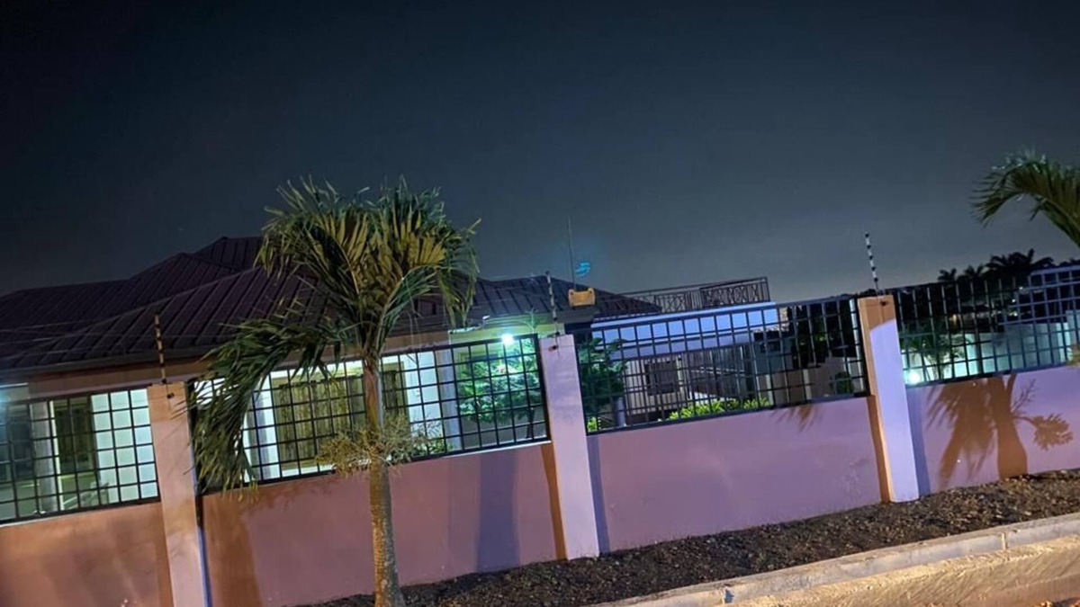 Peduasi House | Getaway Home in Peduase With Swimming Pool