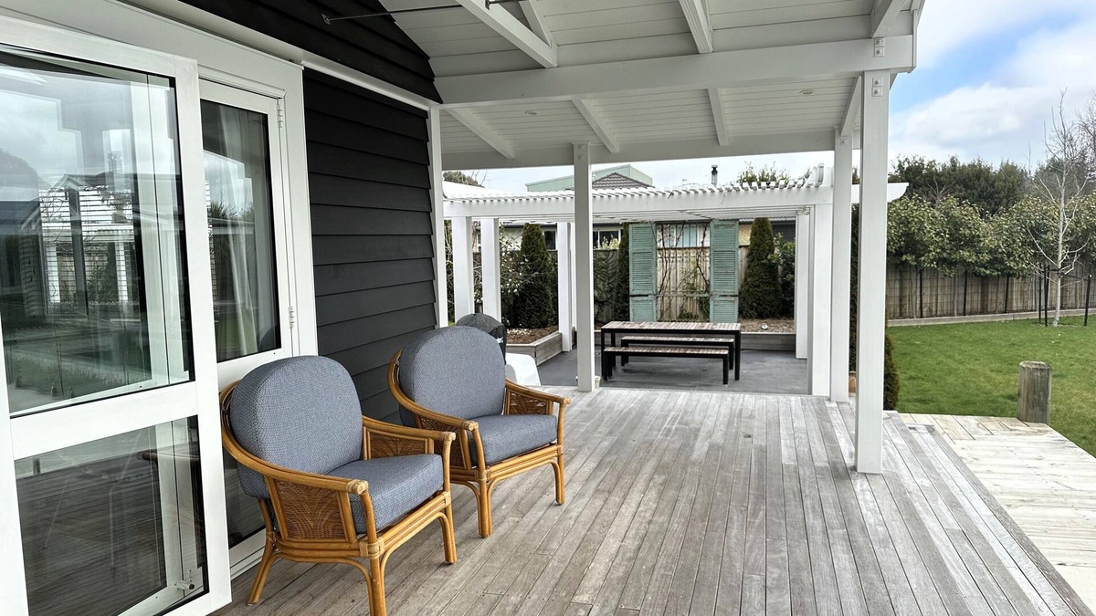 Martinborough House | Getaway on Grey - Pool and 4 bedrooms