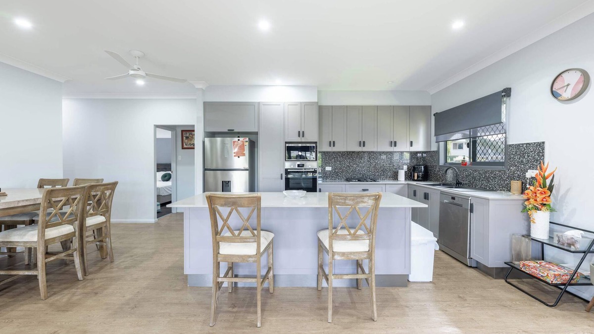 Rosslea House | Getaway on the Green
