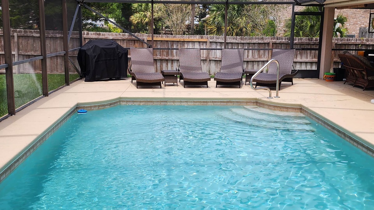 Sebastian Highlands House | 🍹🌞 Getaway Paradise! Heated Pool, TV Patio, Fenced, Wifi, Near Beaches!