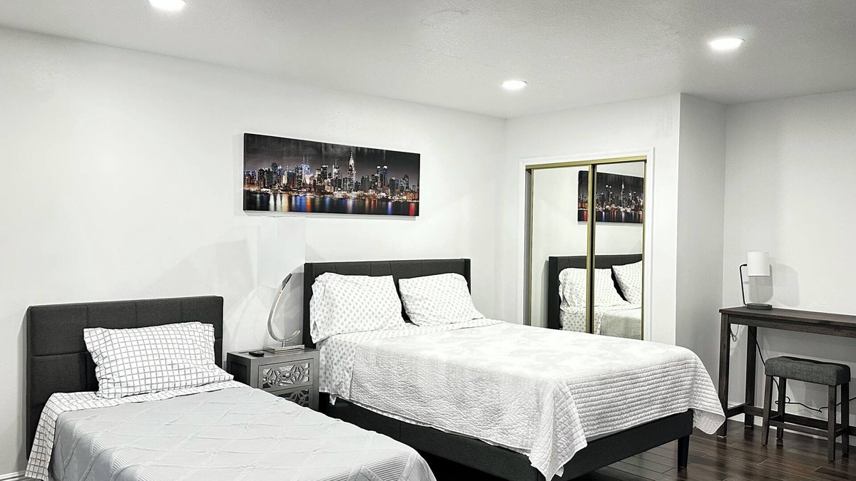 Lutz Apartment | Getaway/Private SUITE Bn Tranquility 🏡 close to ✈️ beach, mall, park, zoo