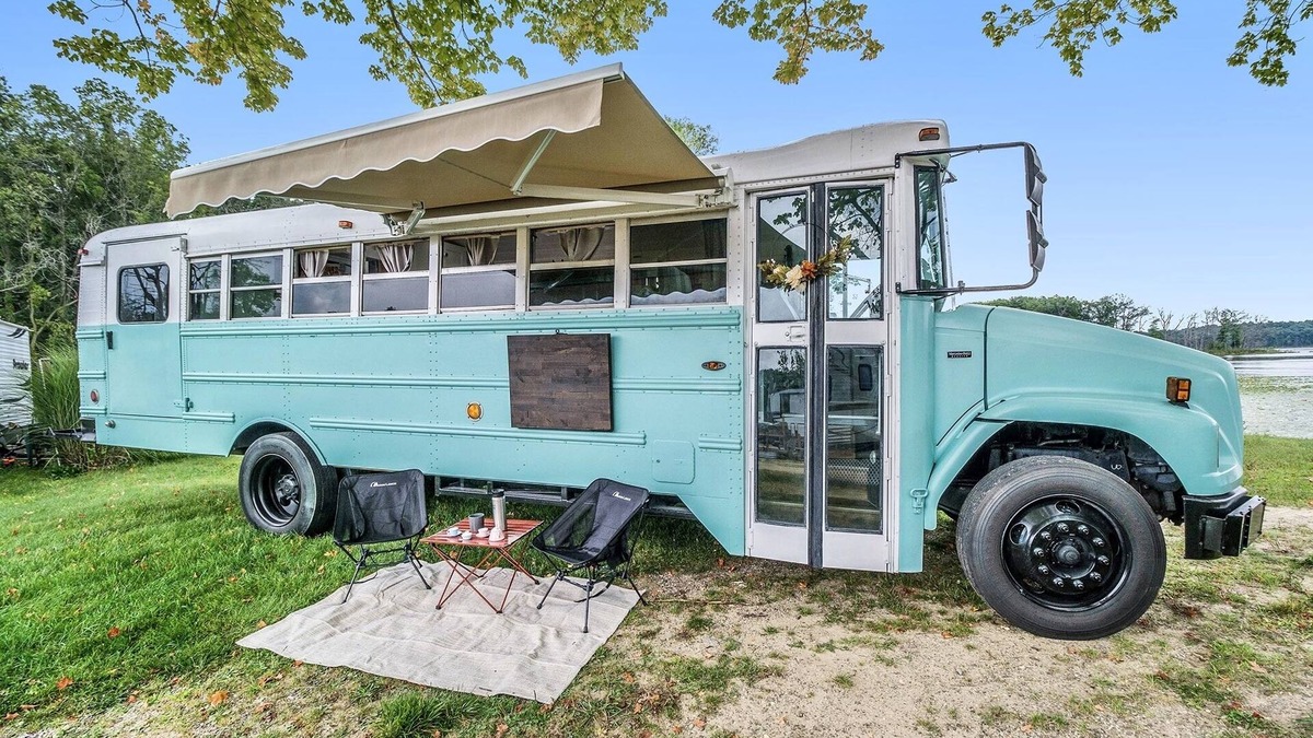 Portage House | Getaway Skoolie- OFF Grid & Take you wherever your heart desire
