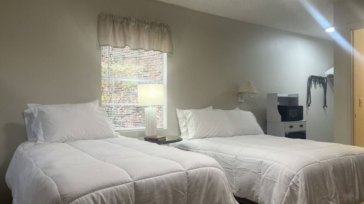 Waynesboro Hotel | Getaway to Hillside Haven 52