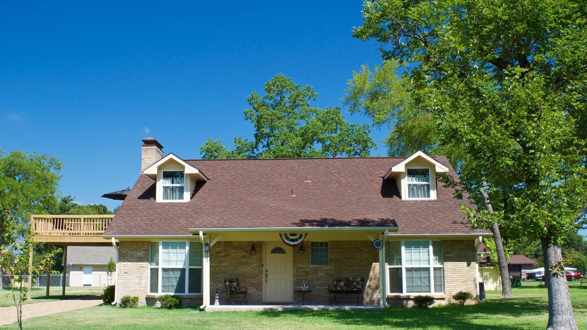 Cedar Creek Reservoir House | Getaway to Relax, Enjoy & Play! Come vacation with us!