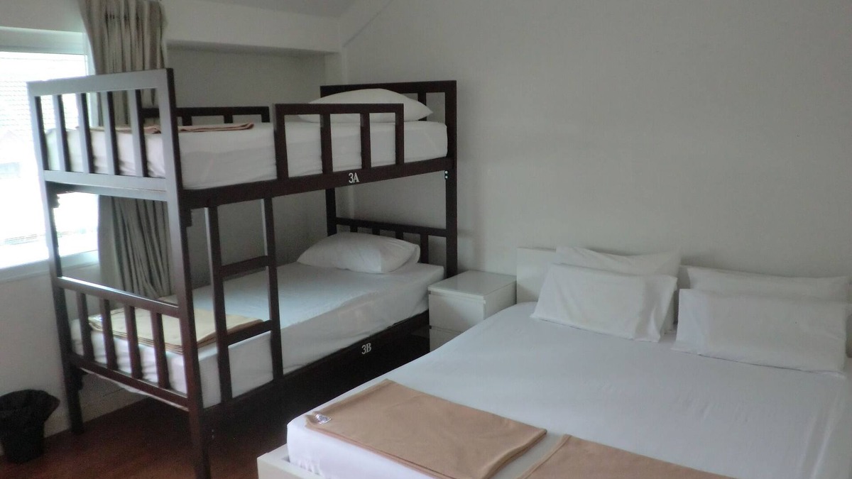 Samsen Nai House | Getting around town, Stay with Local guide