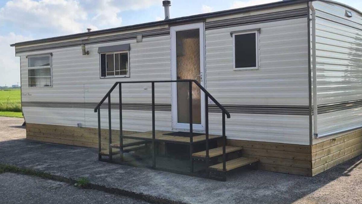 Burum House | Gezellige Ruime Stacaravan om Lekker tot Rust te Komen bij ons op de Camping