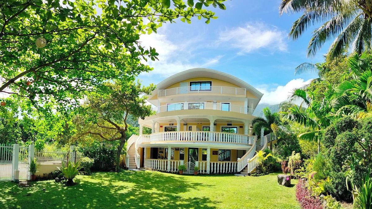 Mambajao House | GH-Spacious 6-bedroomsn-12PAX360Views,peaceful nAcross White Is.&near by airport
