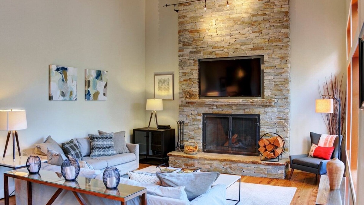 Black Butte Ranch House | GH254 | Updated split-level Contemporary 5-bedroom home with Gourmet Kitchen