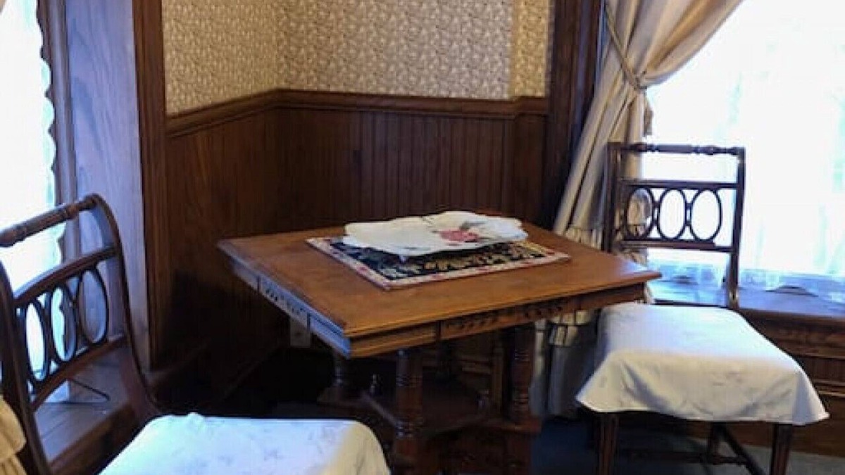 Rush City Hotel | GH6 · #6 The Grant House-The Shaw Suite