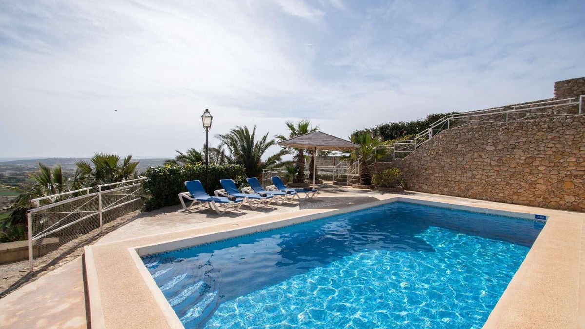 Kercem Villa | Gharilma IV – Santa Lucija Holiday Home