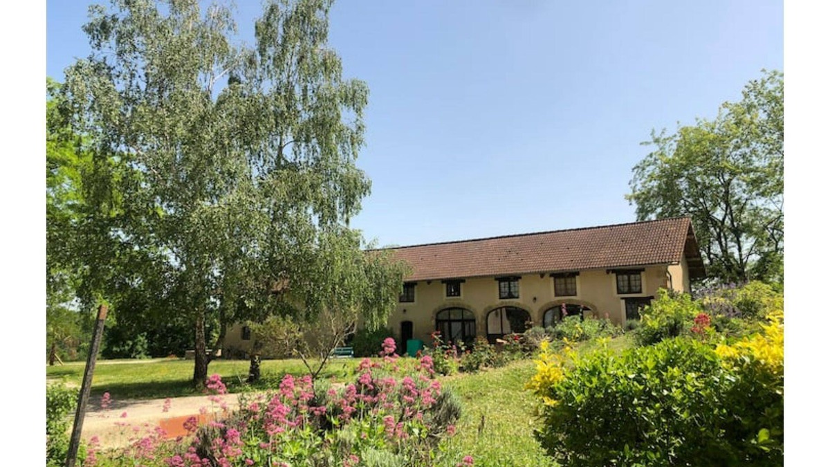 Monpardiac House | Ghibli, lake view in beautiful estate with swimming pool
