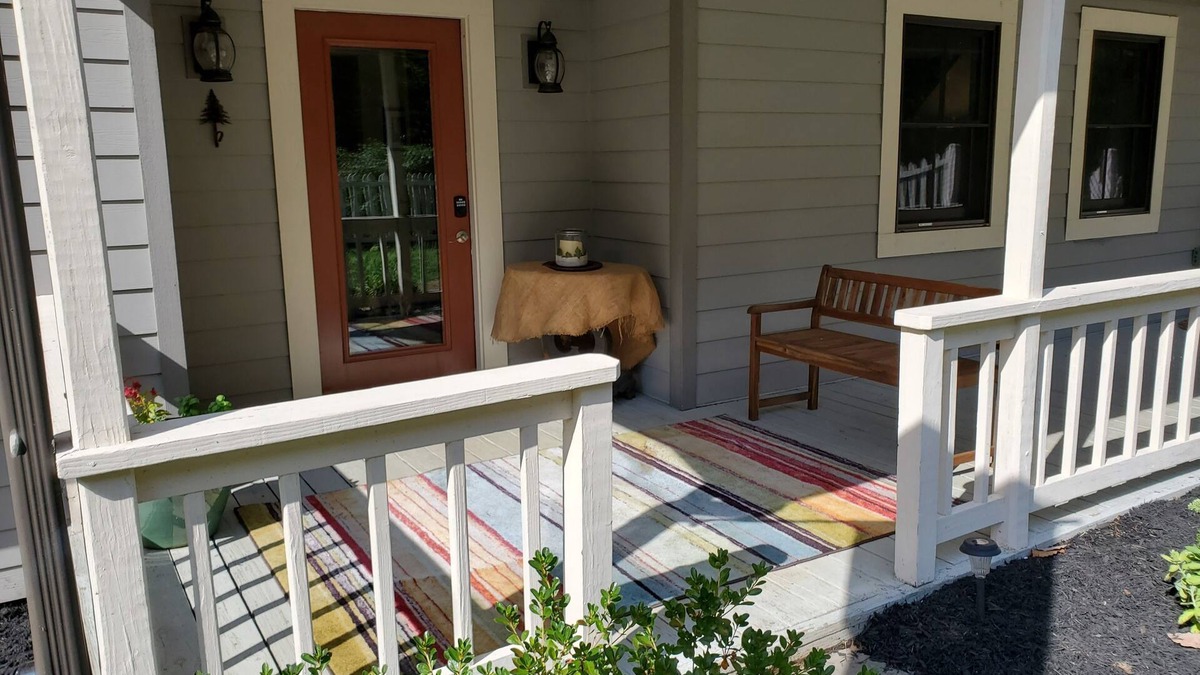 Scottsville Apartment | Ghost Pine Studio, Scottsville 1 Bedroom Retreat