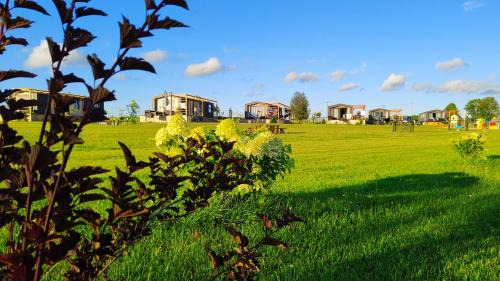 Kruklanki Resort | Giżycko - Żywki, Masuria Resort Village, całoroczne domki z widokiem na jezioro