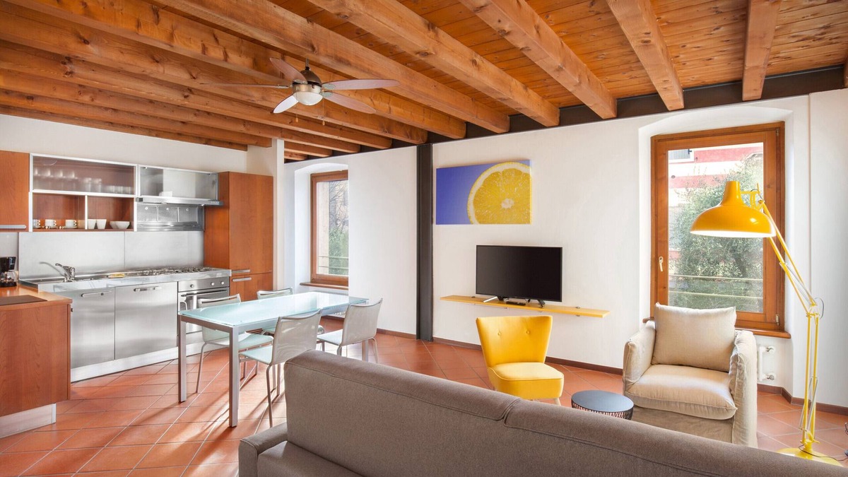 Albisano Apartment | Giallo Limone Apartment