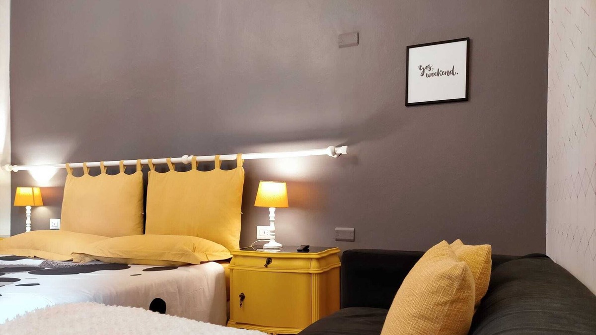 Seregno Apartment | GIALLO ORO APARTMENT- BETWEEN MILAN AND COMO LAKE