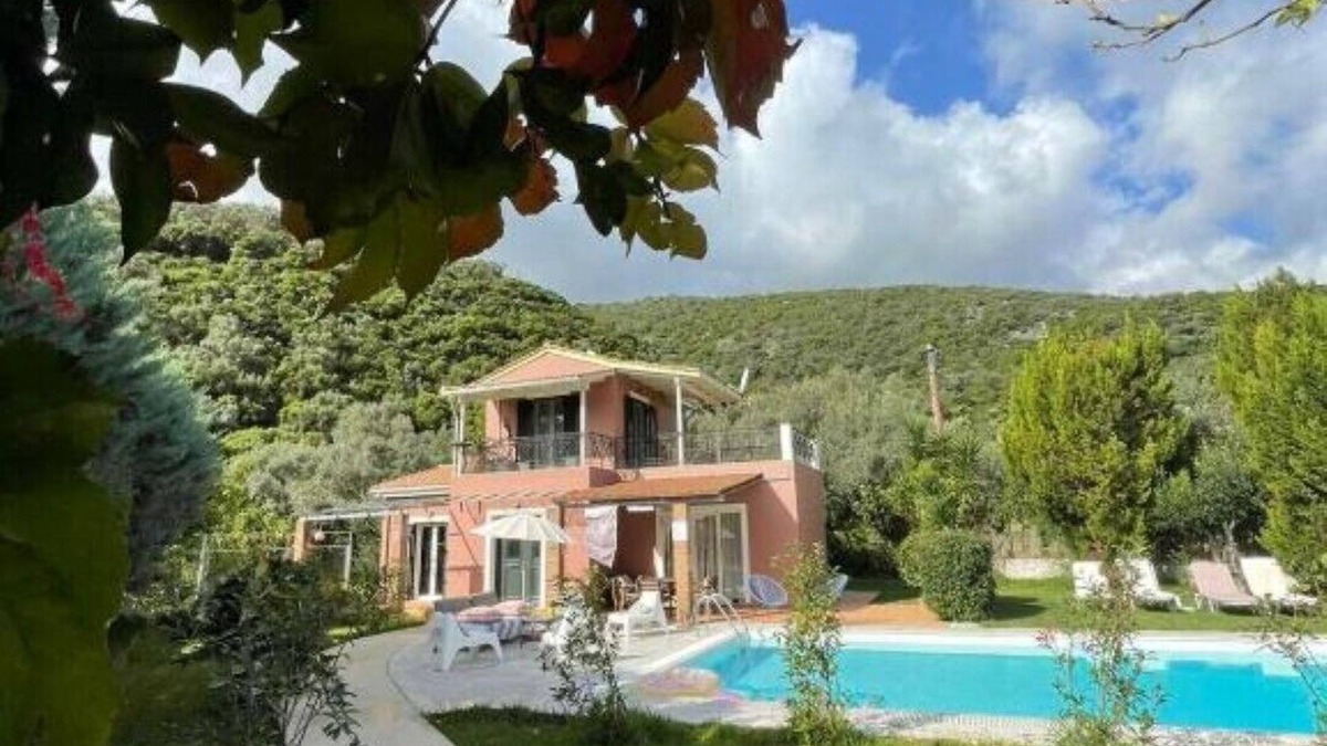 Mikros Gialos Villa | Gialos Villas 2
