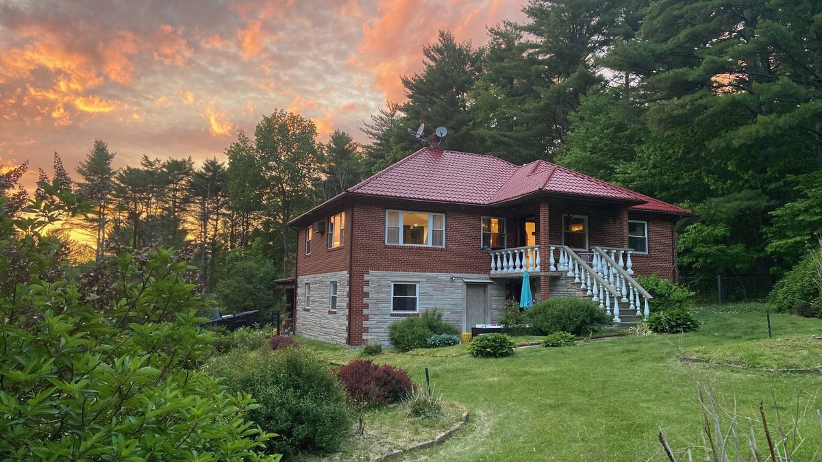 Town of Lumberland Ski Chalet | Giant chalet with private lake access. Hot tub. pet friendly. ultimate game room