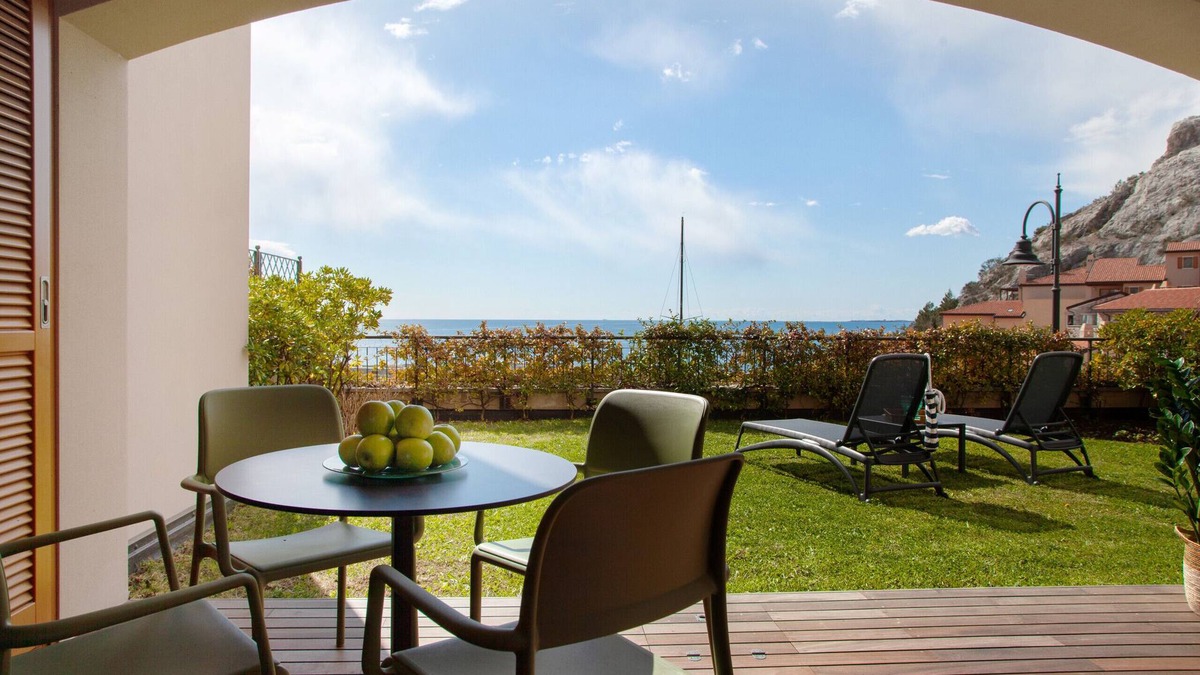 Portopiccolo Apartment | Giardino Fiorito - Portopiccolo Apartments