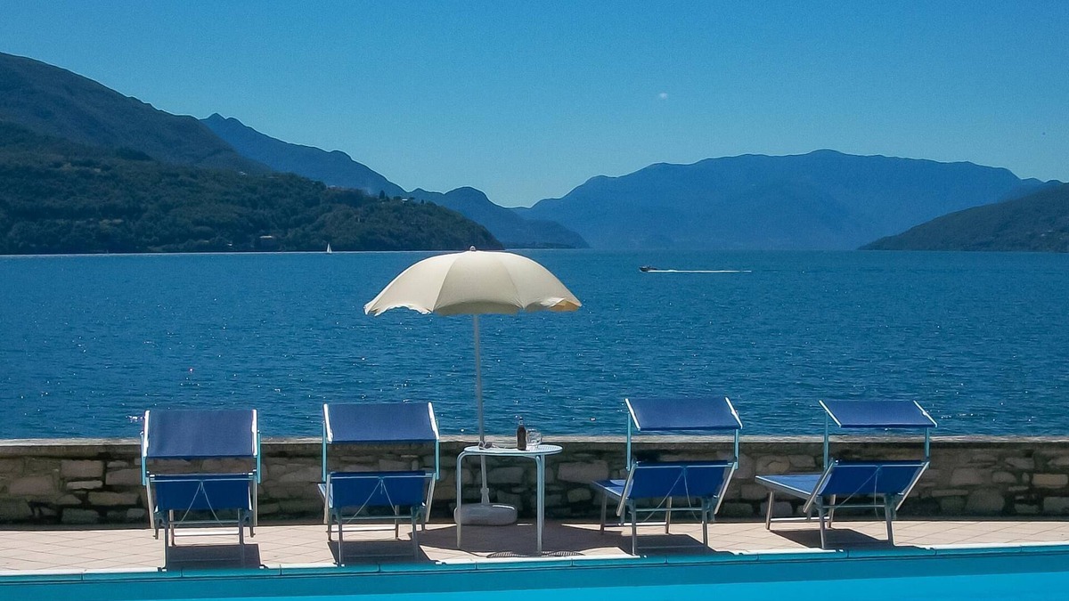 Consiglio di Rumo Apartment | GiardinoLago Arancio Holiday flat on the lake with pool