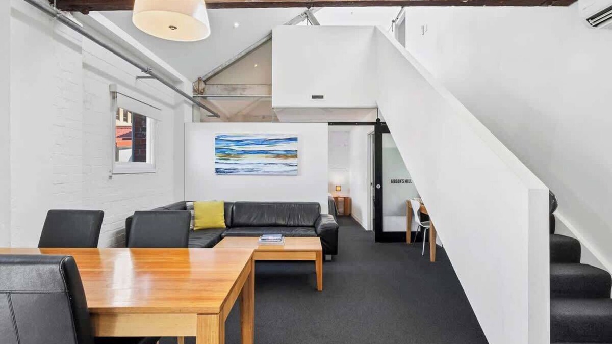 Sullivan's Cove Apartment | Gibson's Mill waterfront loft apartment - 303